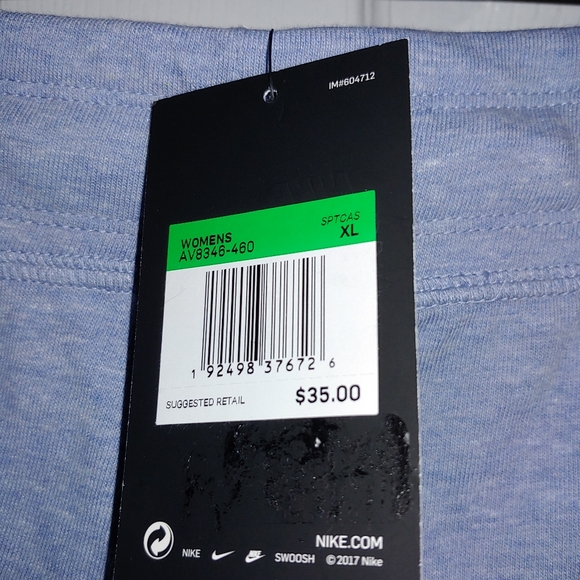 Nike Ladies Sportswear Shorts Size XL - Picture 3 of 4